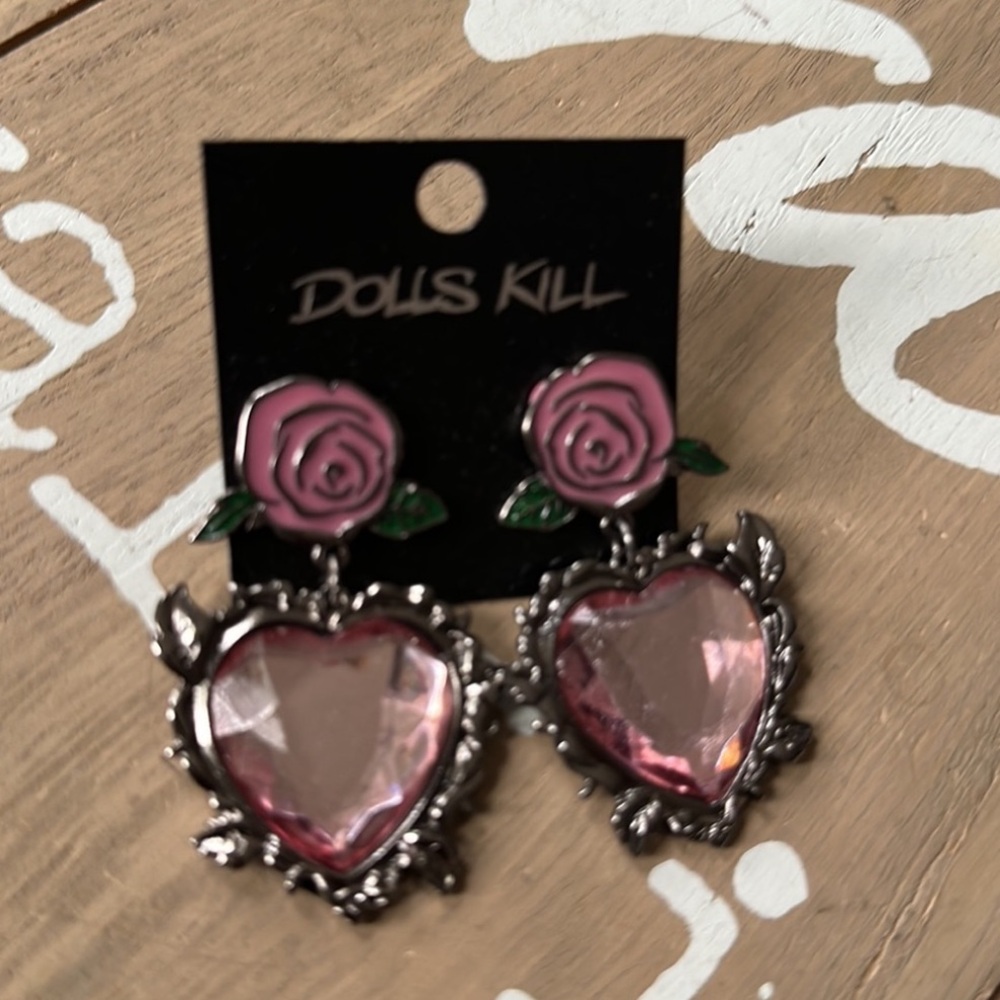 🌹 ♥️ Adorned Presents Drop Earrings